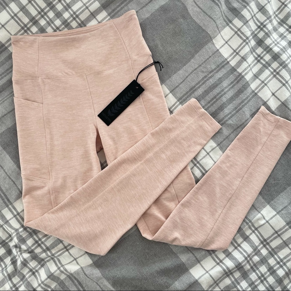 (XS)Blush Pink Industry Active Leggings w/ Pockets